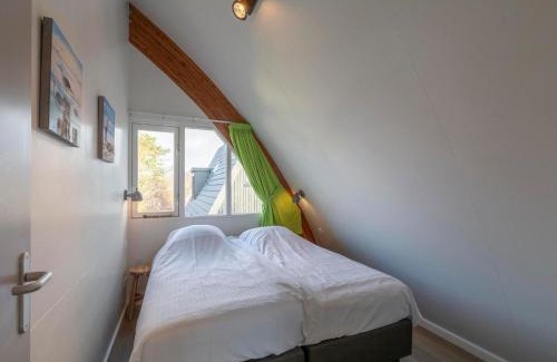 Callantsoog Casa | Coastal Villa with Jacuzzi