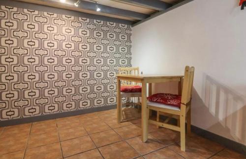 Ffynnongroyw Casa | Coastal Village Cottage