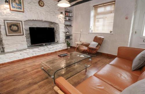 Ffynnongroyw Casa | Coastal Village Cottage