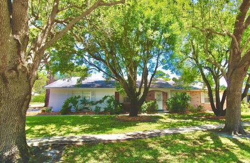 Tequesta Casa | Coastal Village Retreat