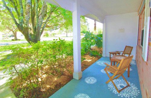 Tequesta Casa | Coastal Village Retreat