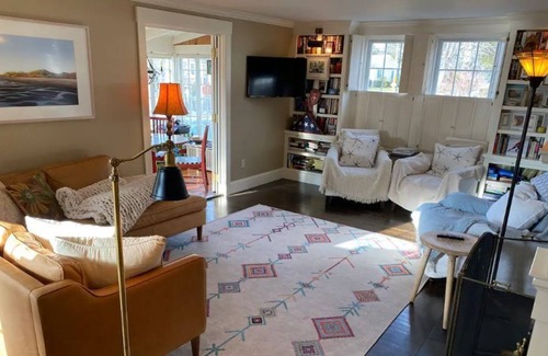 Barrington Casa | Coastal Waterview, BunkHouse, Hot Tub and Raft!
