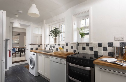 Porthgwarra Cabaña | Coastguard Cottage - a hidden gem with a stunning view