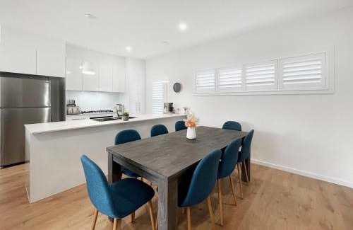 Shellharbour Casa | Coastline Cove - Modern Townhome Oasis