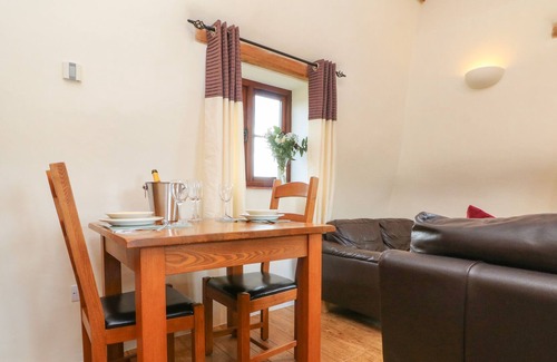 Littleham Cabaña | COB COTTAGE, pet friendly, character holiday cottage in Bideford