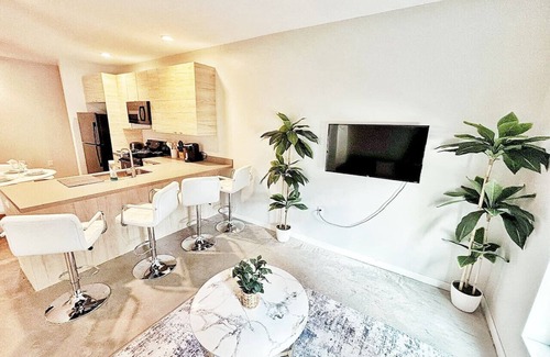 Downtown Des Moines Apartamento | Cobalt Cove your home away from home