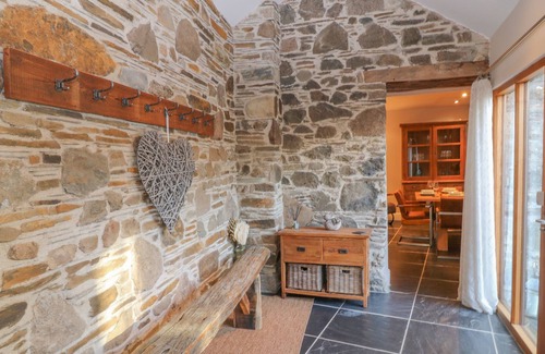 Callington Cabaña | COBBLEDICKS COTTAGE, pet friendly, with open fire in Callington