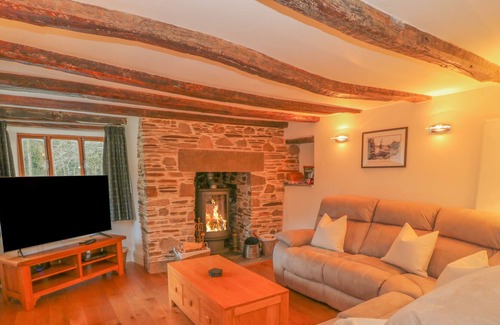 Callington Cabaña | COBBLEDICKS COTTAGE, pet friendly, with open fire in Callington