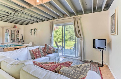 Narrowsburg Casa | Cochecton Getaway w/ Pool Table + Fire Pit!