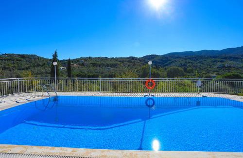 Petaleia Apartamento | Cochelli Upper Pool Walk to beach AC WiFi