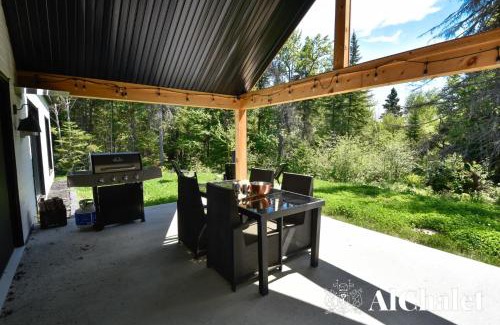 Petite-Riviere-Saint-Francois Chalet De Esquí | Cocotte d'hiver - Chalereux avec Foyer intérieur