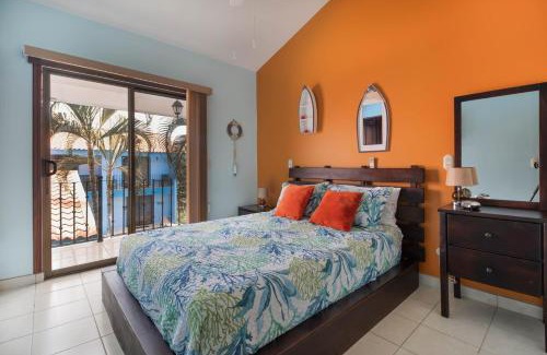 Coco Apartamento | Coco - Laguna Azul Poolside Condo