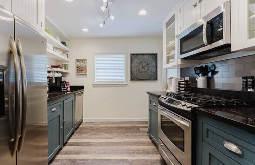 Flamingo Parks Casa | Coco Plum a Charming Retreat w/ Heated Pool
