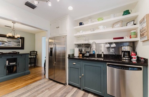 Flamingo Parks Casa | Coco Plum a Charming Retreat w/ Heated Pool