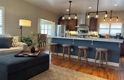 Cottonwood Casa | Coco's Cottage: Cozy 2-bedroom house in peaceful Cottonwood with WiFi, AC