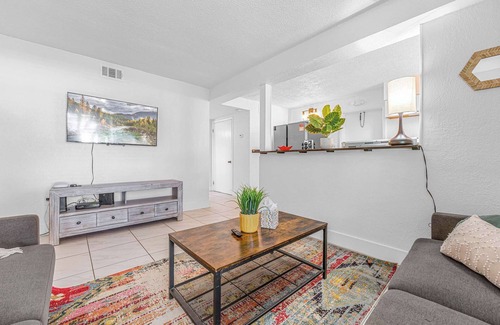 Orlando Beach Apartamento | Cocoa Beach Waterfront Dream, Private Pier!