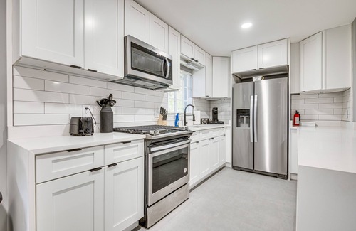 College Manor Casa | Cocoa Home w/ Large Yard: 3 Mi to Indian River!