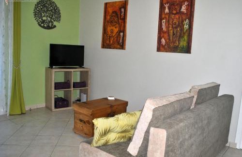 Pointe du Bout Apartamento | CoCoKreyol - " GRENADINE "