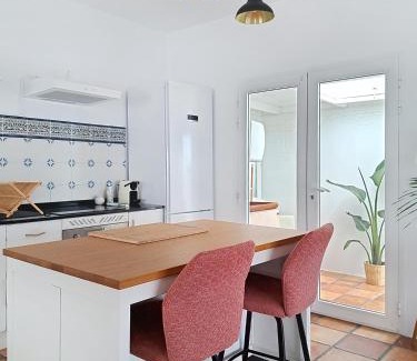 Los Cocoteros Casa | CocoMar I - Private heated pool with sea views