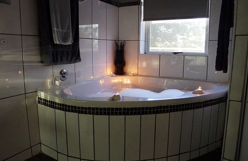 Hartbeespoort Casa | Cocomo Guesthouse, Spa and Conference Centre
