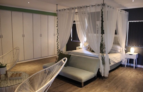 Hartbeespoort Casa | Cocomo Guesthouse, Spa and Conference Centre
