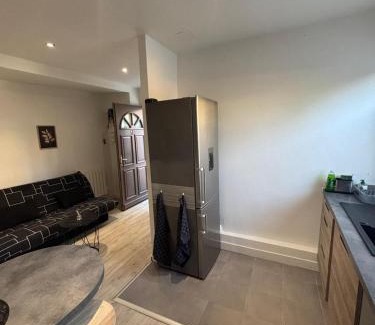 Arpajon Apartamento | COCON Cosy - Free Parking - City Center