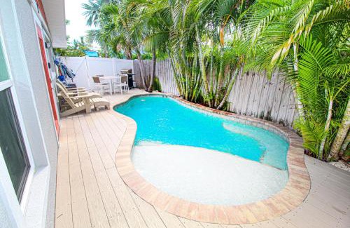 Holmes Beach Casa | Coconut Cottage #2