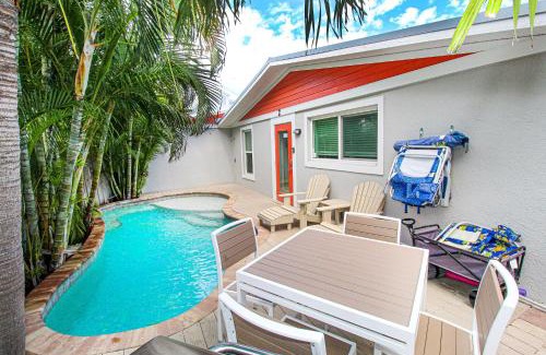 Holmes Beach Casa | Coconut Cottage #2