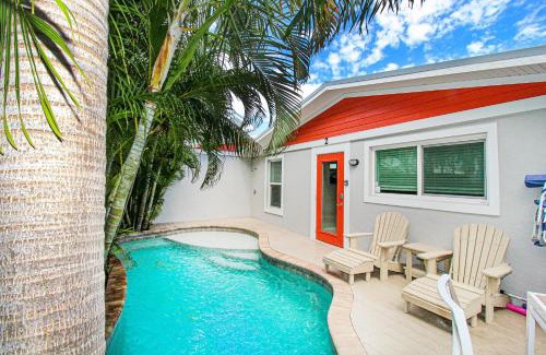 Holmes Beach Casa | Coconut Cottage #2