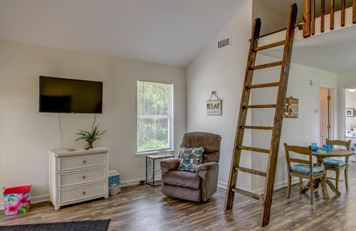 Pass Chateau Harbor Casa | Coconut Cottage - Feel like you are sleeping in a treehouse! Bikes included - close to bike trail home