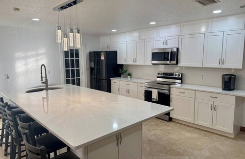 Coconut Creek Casa | Coconut Creek Poolside Retreat