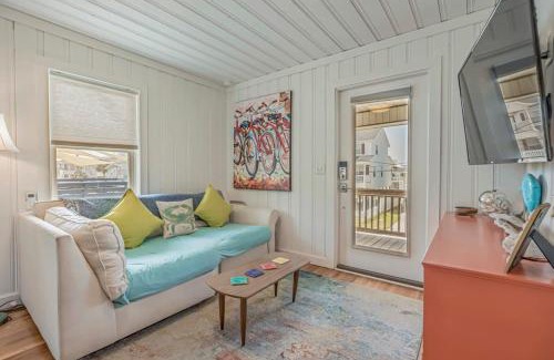 Cherry Grove Beach Casa | Coconut Flats Duplex- Upstairs-