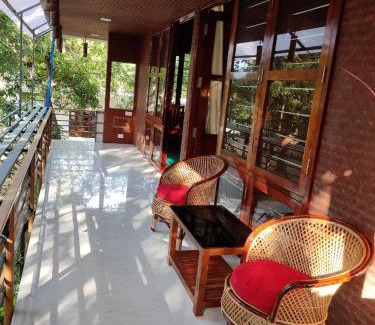 Kuzhuppilly Casa | Coconut Garden