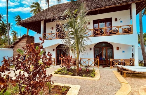 Pwani Mchangani Cama Y Desayuno | Coconut Getaway - 2 minutes from the beach