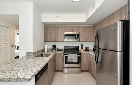 Coral Way Casa | Coconut Grove Charm, City Convenience | Roami at Grove 27