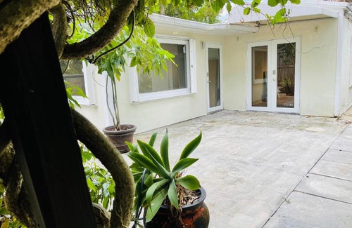 Coconut Grove Casa | Coconut Grove Home POOL Close to Beaches, Restaurants and Bars