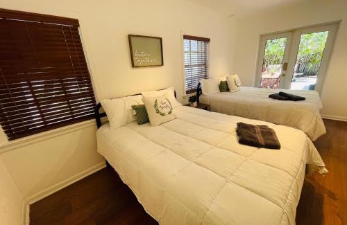 Coconut Grove Casa | Coconut Grove Home POOL Close to Beaches, Restaurants and Bars