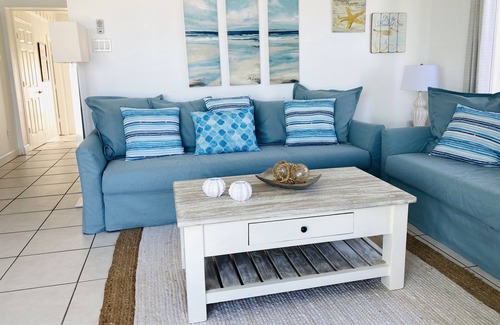 Melbourne Beach Cabaña | Coconut - Oceanfront Beach Cottage