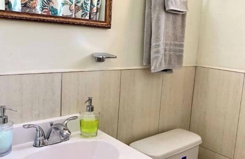 Nassau Apartamento | COCONUT PALM HIDEAWAY-QUEEN