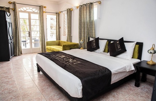 Kololi Hotel | Coconut Residence & Spa