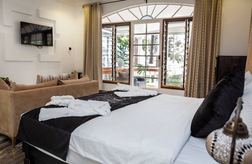 Kololi Hotel | Coconut Residence & Spa