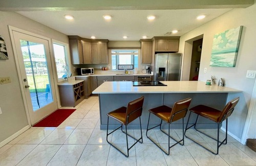 Venetian Way Casa | Coconut River House - Boat Dock & Walk to Beach