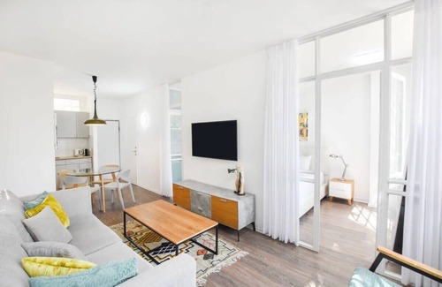 Tel Aviv Promenade Apartamento | Cocooning 1BR in Gordon Beach by HolyGuest