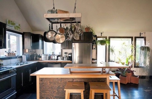 Magog Chalet De Esquí | Cocooning and spa Mount Orford ski cottage. Pet-Friendly!