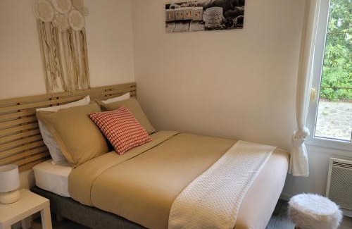 Survilliers Apartamento | COCOONING HOUSE Suite 216 SWEET AND HARMONY- AEROPORT PARIS ROISSY CDG, PARC ASTERIX, CHATEAU DE CHANTILLY, STADE DE FRANCE