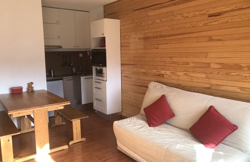 Saint-Aventin Apartamento | Cocooning studio you will enjoy the breathtaking view of the mountains