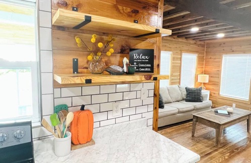 Flour Bluff Cabina | Coen’s Cozy Cabin on the Laguna Madre!