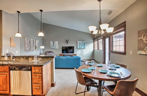 Coeur d'Alene Apartamento | Coeur dAlene Condo - 2 Mi to Beach and Lake!