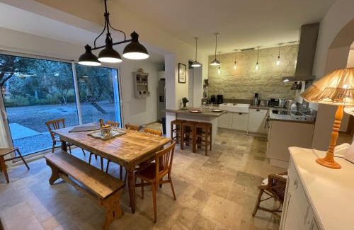 Fox-Amphoux Casa | Coeur de Lavande - Maison climatisée avec piscine