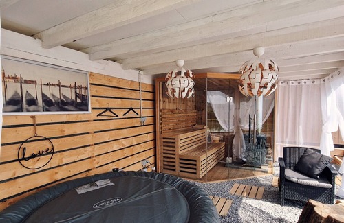 Les Ternes Casa | Coeur Nature Private estate with view, wood-fired sauna and Jacuzzi.